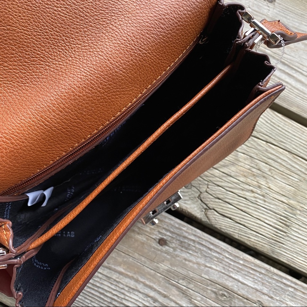 Design Lab Crossbody Bag - Picture 5 of 10